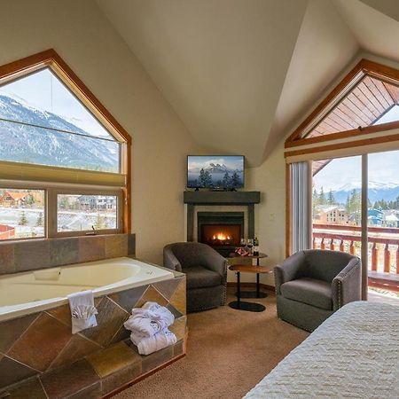 A Bear And Bison Country Inn แคนมอร์ ภายนอก รูปภาพ