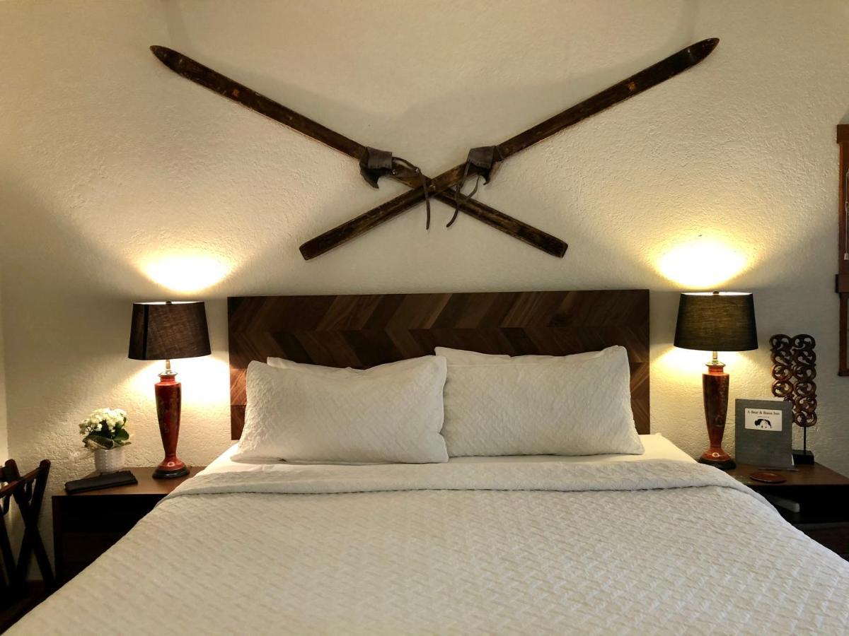 A Bear And Bison Country Inn แคนมอร์ ภายนอก รูปภาพ